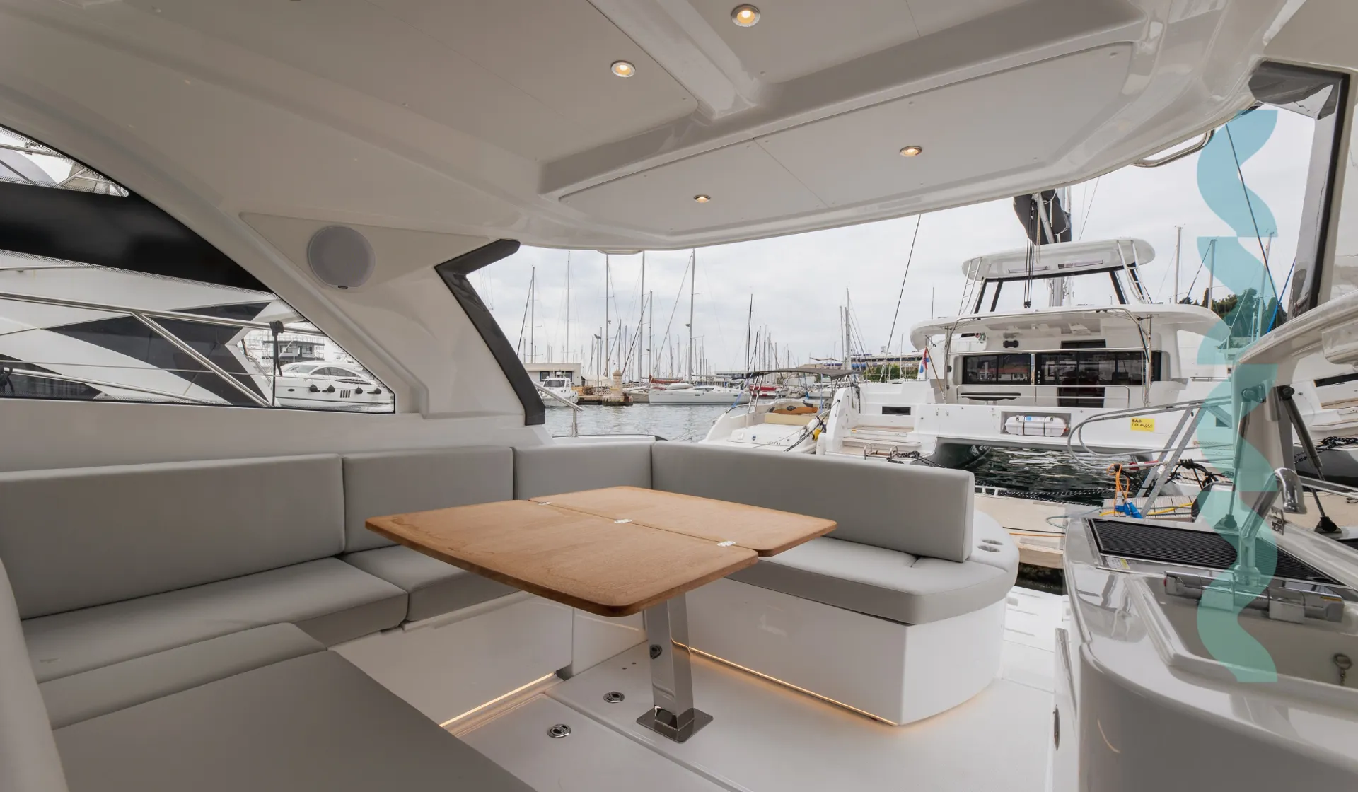 Cockpit dining table